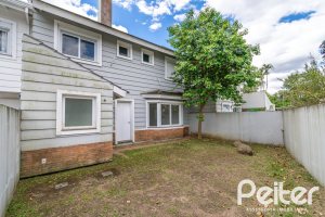 Casa à venda com 265m², 3 dormitórios, 3 suítes, 4 vagas, no bairro Vila Assunção em Porto Alegre