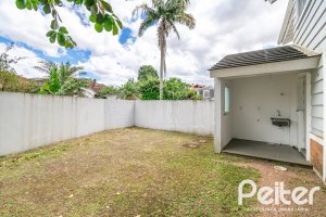 Casa à venda com 265m², 3 dormitórios, 3 suítes, 4 vagas, no bairro Vila Assunção em Porto Alegre