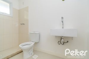 Casa à venda com 265m², 3 dormitórios, 3 suítes, 4 vagas, no bairro Vila Assunção em Porto Alegre