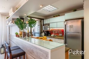 Apartamento à venda com 94m², 3 dormitórios, 1 suíte, 2 vagas, no bairro Tristeza em Porto Alegre