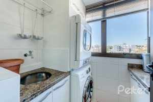 Apartamento à venda com 94m², 3 dormitórios, 1 suíte, 2 vagas, no bairro Tristeza em Porto Alegre