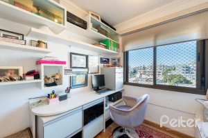 Apartamento à venda com 94m², 3 dormitórios, 1 suíte, 2 vagas, no bairro Tristeza em Porto Alegre