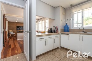 Casa em Condomínio à venda com 322m², 3 dormitórios, 1 suíte, 4 vagas, no bairro Jardim Isabel em Porto Alegre