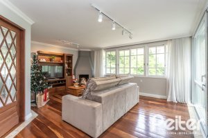 Casa em Condomínio à venda com 322m², 3 dormitórios, 1 suíte, 4 vagas, no bairro Jardim Isabel em Porto Alegre