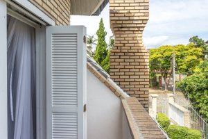 Casa em Condomínio à venda com 322m², 3 dormitórios, 1 suíte, 4 vagas, no bairro Jardim Isabel em Porto Alegre