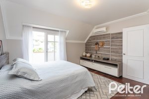 Casa em Condomínio à venda com 322m², 3 dormitórios, 1 suíte, 4 vagas, no bairro Jardim Isabel em Porto Alegre