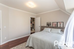 Casa em Condomínio à venda com 322m², 3 dormitórios, 1 suíte, 4 vagas, no bairro Jardim Isabel em Porto Alegre