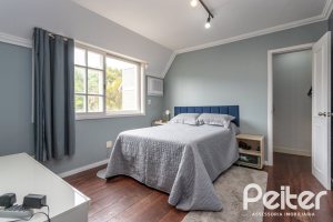 Casa em Condomínio à venda com 322m², 3 dormitórios, 1 suíte, 4 vagas, no bairro Jardim Isabel em Porto Alegre