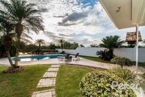 Casa em Condomínio à venda com 338m², 3 dormitórios, 3 suítes, 2 vagas, no bairro Terra Ville em PORTO ALEGRE