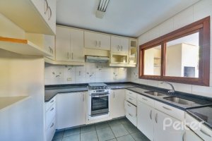 Casa em Condomínio à venda com 317m², 4 dormitórios, 4 suítes, 4 vagas, no bairro Tristeza em Porto Alegre