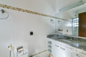 Casa em Condomínio à venda com 320m², 4 dormitórios, 4 suítes, 10 vagas, no bairro Cavalhada em PORTO ALEGRE