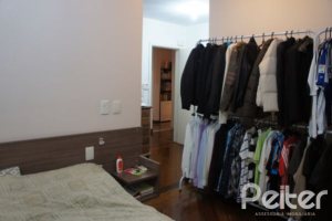 Casa à venda com 240m², 4 dormitórios, 2 suítes, 4 vagas, no bairro Jardim Isabel em Porto Alegre