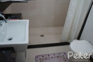 Casa à venda com 240m², 4 dormitórios, 2 suítes, 4 vagas, no bairro Jardim Isabel em Porto Alegre