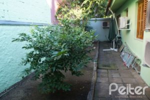 Casa à venda com 240m², 4 dormitórios, 2 suítes, 4 vagas, no bairro Jardim Isabel em Porto Alegre