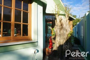 Casa à venda com 240m², 4 dormitórios, 2 suítes, 4 vagas, no bairro Jardim Isabel em Porto Alegre