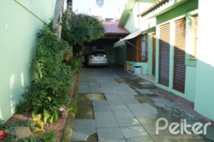 Casa à venda com 240m², 4 dormitórios, 2 suítes, 4 vagas, no bairro Jardim Isabel em Porto Alegre