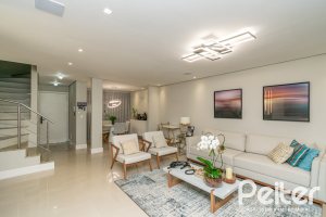 Casa em Condomínio à venda com 240m², 4 dormitórios, 2 suítes, 2 vagas, no bairro Tristeza em Porto Alegre