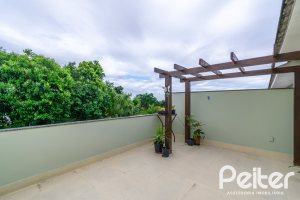 Casa em Condomínio à venda com 240m², 4 dormitórios, 2 suítes, 2 vagas, no bairro Tristeza em Porto Alegre