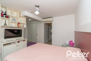 Casa em Condomínio à venda com 240m², 4 dormitórios, 2 suítes, 2 vagas, no bairro Tristeza em Porto Alegre