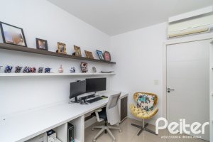 Casa em Condomínio à venda com 240m², 4 dormitórios, 2 suítes, 2 vagas, no bairro Tristeza em Porto Alegre