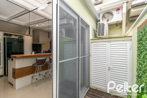 Casa em Condomínio à venda com 240m², 4 dormitórios, 2 suítes, 2 vagas, no bairro Tristeza em Porto Alegre