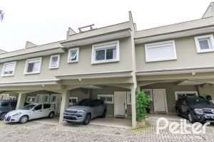 Casa em Condomínio à venda com 240m², 4 dormitórios, 2 suítes, 2 vagas, no bairro Tristeza em Porto Alegre