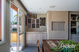 Casa em Condomínio à venda com 210m², 3 dormitórios, 2 suítes, 4 vagas, no bairro Jardim Isabel em Porto Alegre