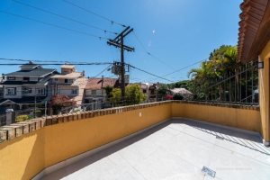 Casa em Condomínio à venda com 210m², 3 dormitórios, 2 suítes, 4 vagas, no bairro Jardim Isabel em Porto Alegre