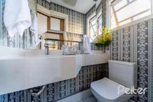 Casa em Condomínio à venda com 210m², 3 dormitórios, 2 suítes, 4 vagas, no bairro Jardim Isabel em Porto Alegre