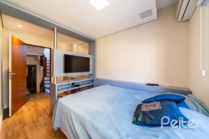 Casa em Condomínio à venda com 210m², 3 dormitórios, 2 suítes, 4 vagas, no bairro Jardim Isabel em Porto Alegre