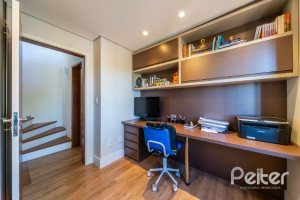 Casa em Condomínio à venda com 210m², 3 dormitórios, 2 suítes, 4 vagas, no bairro Jardim Isabel em Porto Alegre