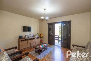 Terreno à venda com 180m², 3 dormitórios, no bairro Tristeza em Porto Alegre