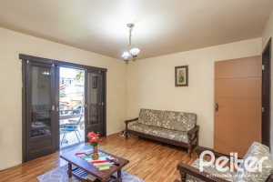 Terreno à venda com 180m², 3 dormitórios, no bairro Tristeza em Porto Alegre