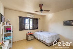 Terreno à venda com 180m², 3 dormitórios, no bairro Tristeza em Porto Alegre