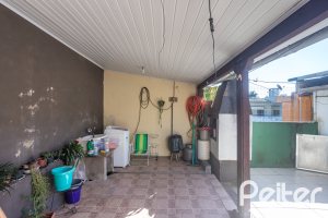 Terreno à venda com 180m², 3 dormitórios, no bairro Tristeza em Porto Alegre