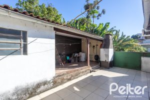 Terreno à venda com 180m², 3 dormitórios, no bairro Tristeza em Porto Alegre