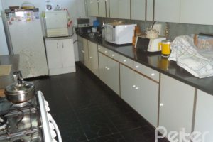 Casa à venda com 495m², 5 dormitórios, 1 suíte, 3 vagas, no bairro Vila Conceição em Porto Alegre