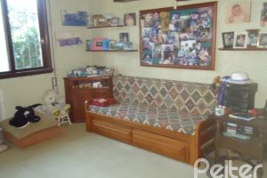 Casa à venda com 495m², 5 dormitórios, 1 suíte, 3 vagas, no bairro Vila Conceição em Porto Alegre