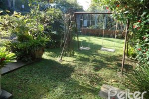 Casa à venda com 495m², 5 dormitórios, 1 suíte, 3 vagas, no bairro Vila Conceição em Porto Alegre