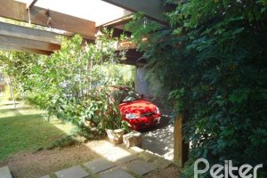 Casa à venda com 495m², 5 dormitórios, 1 suíte, 3 vagas, no bairro Vila Conceição em Porto Alegre