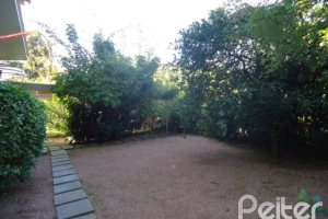 Casa à venda com 495m², 5 dormitórios, 1 suíte, 3 vagas, no bairro Vila Conceição em Porto Alegre