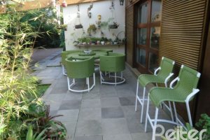 Casa à venda com 495m², 5 dormitórios, 1 suíte, 3 vagas, no bairro Vila Conceição em Porto Alegre