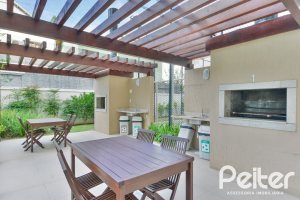 Apartamento à venda com 69m², 2 dormitórios, 1 suíte, 1 vaga, no bairro Tristeza em Porto Alegre