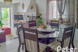 Casa à venda com 304m², 3 dormitórios, 1 suíte, 4 vagas, no bairro Espírito Santo em Porto Alegre