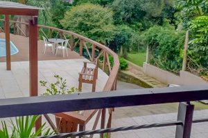 Casa à venda com 304m², 3 dormitórios, 1 suíte, 4 vagas, no bairro Espírito Santo em Porto Alegre