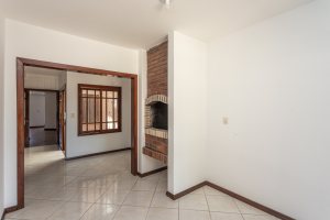 Casa à venda com 350m², 3 dormitórios, 1 suíte, 3 vagas, no bairro Vila Assunção em Porto Alegre