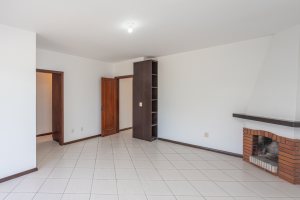 Casa à venda com 350m², 3 dormitórios, 1 suíte, 3 vagas, no bairro Vila Assunção em Porto Alegre