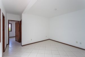 Casa à venda com 350m², 3 dormitórios, 1 suíte, 3 vagas, no bairro Vila Assunção em Porto Alegre