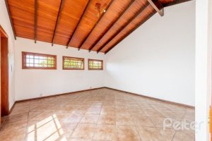 Casa à venda com 350m², 3 dormitórios, 1 suíte, 3 vagas, no bairro Vila Assunção em Porto Alegre