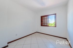 Casa à venda com 350m², 3 dormitórios, 1 suíte, 3 vagas, no bairro Vila Assunção em Porto Alegre